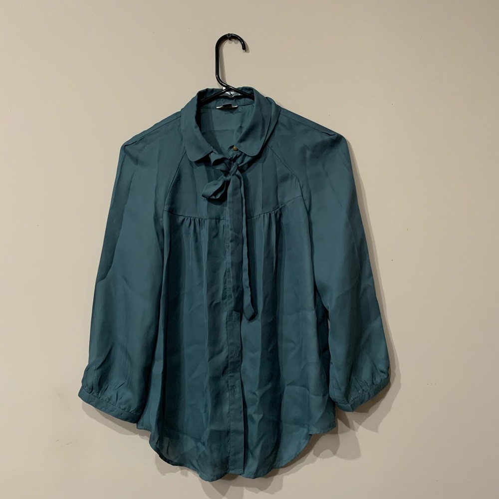 Fossil bow button down flow blouse